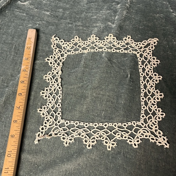 VTG Picture Frame Doily - Picture 2 of 3